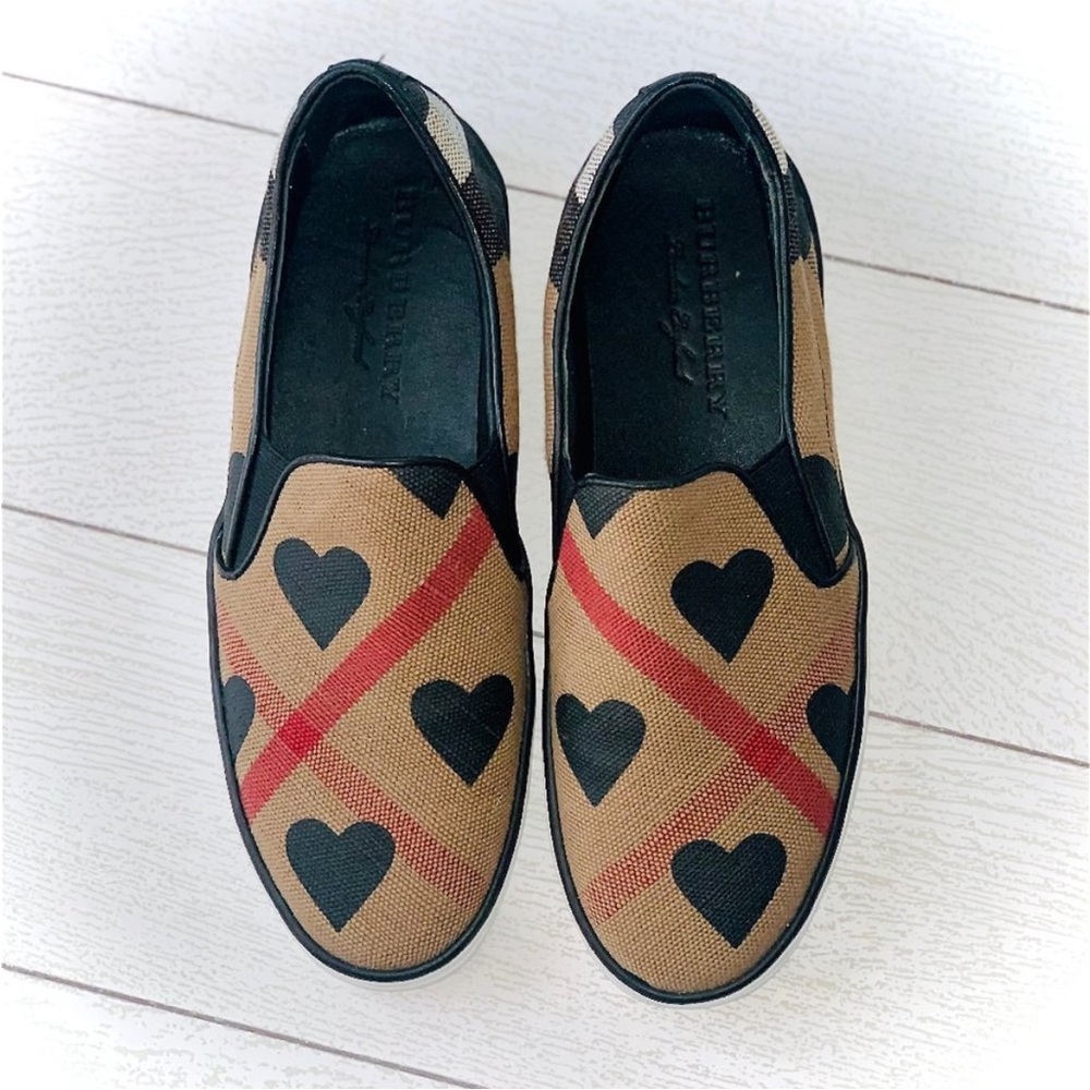 Women’s slip on shoe